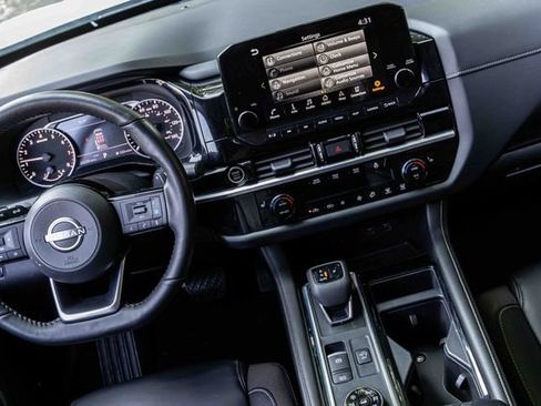 Certified 2024 Nissan Pathfinder SL image 20