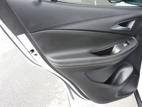 Used 2025 Buick Encore GX Preferred image 12