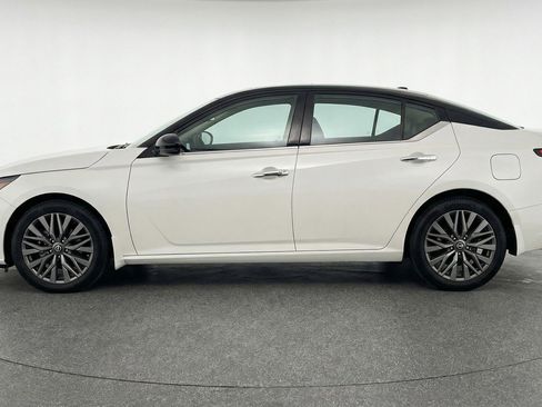 Used 2025 Nissan Altima 2.5 SV FWD image 5