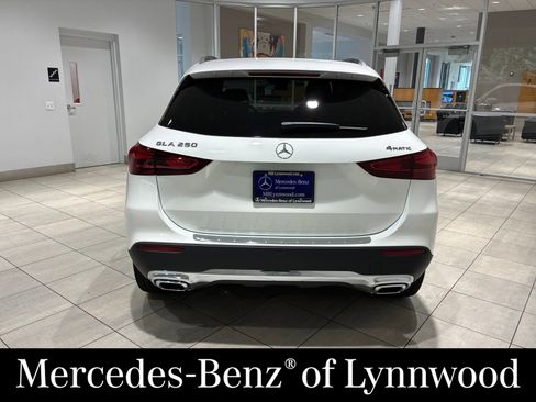 Used 2026 Mercedes-Benz GLA 250 4MATIC image 5