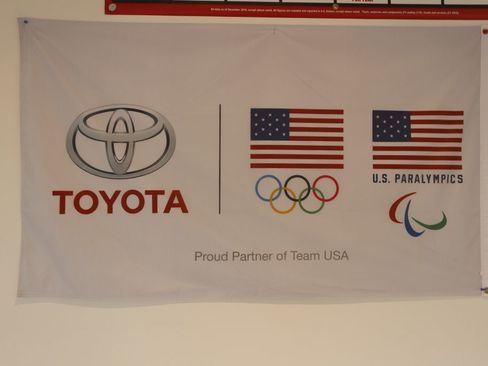 Used 2025 Toyota Tacoma TRD Sport w/ TRD Sport Premium Package image 2