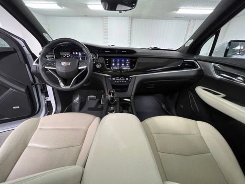 Certified 2025 Cadillac XT6 Sport w/ Technology Package AWD/4WD image 17