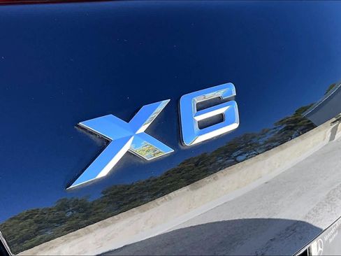 Used 2022 BMW X6 xDrive40i w/ Executive Package image 30