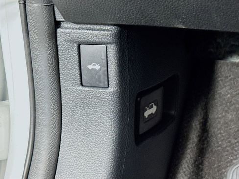 Used 2023 Honda Accord EX image 11