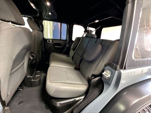Used 2024 Jeep Wrangler Unlimited AWD/4WD image 15