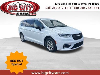 Used 2024 Chrysler Pacifica Touring-L