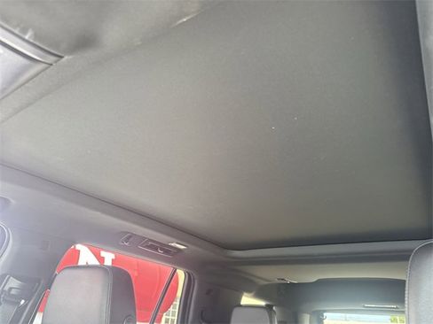 Used 2021 Chevrolet Tahoe Z71 w/ Z71 Signature Package image 21