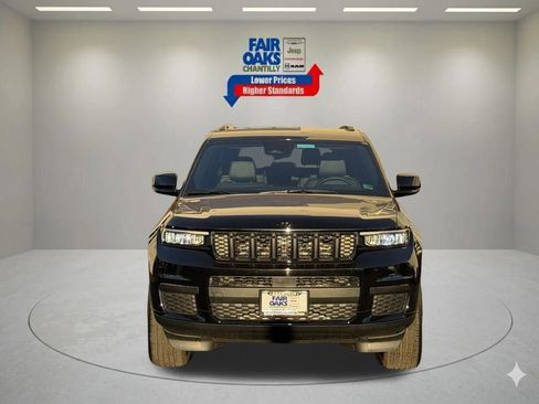 New 2025 Jeep Grand Cherokee L Laredo image 2