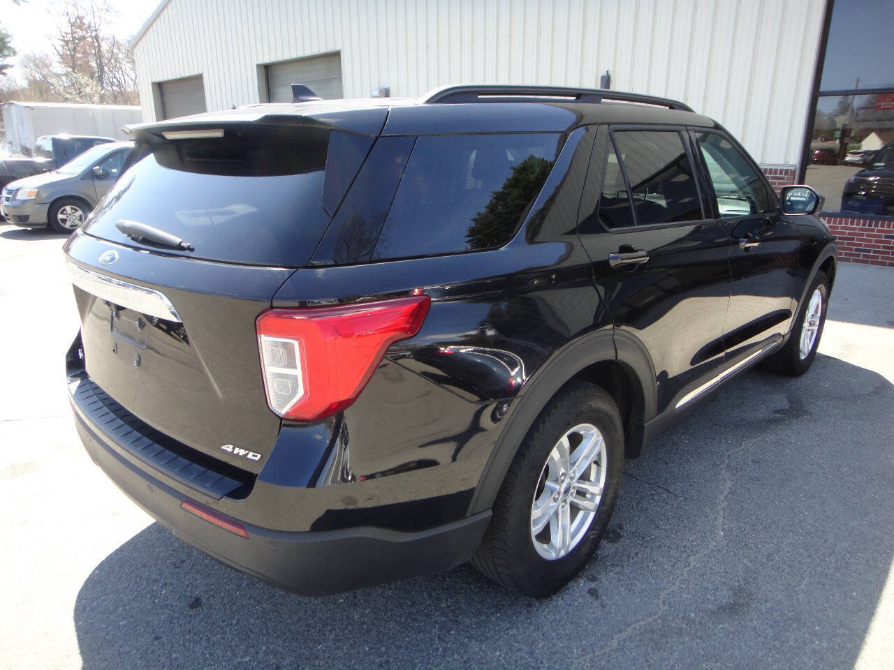 Used 2021 Ford Explorer XLT AWD/4WD image 6
