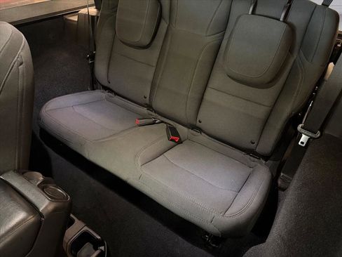 Used 2020 Jeep Wrangler Sport S image 17