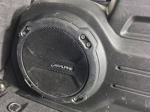 Used 2018 Jeep Wrangler Unlimited Sahara w/ Dual Top Group AWD/4WD image 29