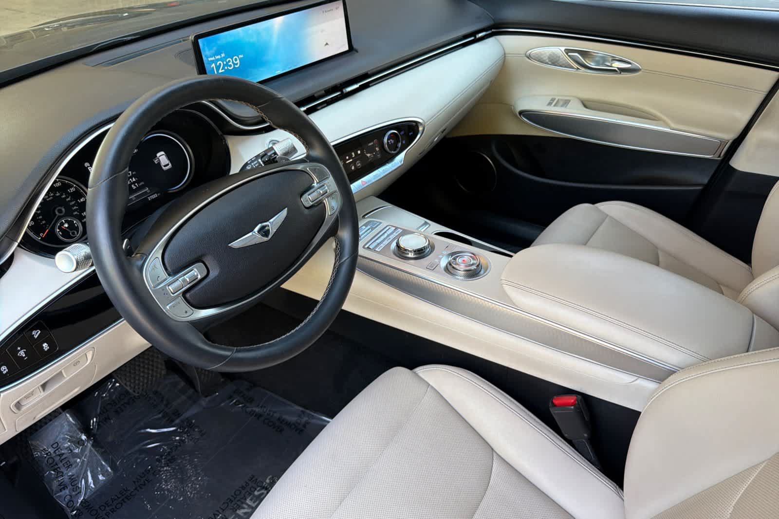 Used 2023 Genesis GV70 2.5T w/ Select Package AWD/4WD image 11