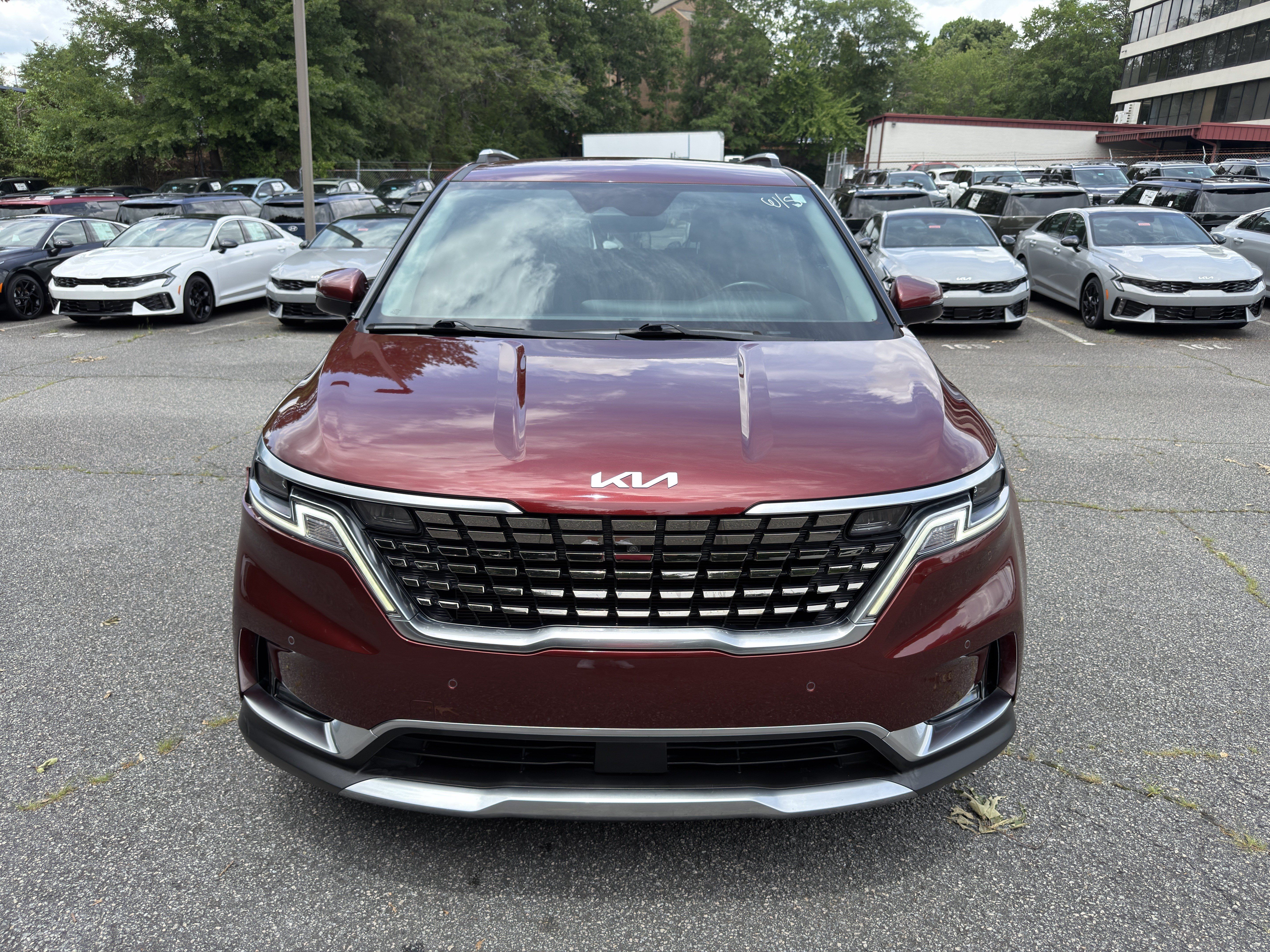 Used 2022 Kia Carnival SX FWD image 2
