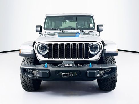 Used 2024 Jeep Wrangler Unlimited Rubicon 4xe image 2