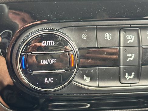 Used 2023 Buick Encore GX Select FWD image 28