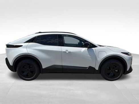 New 2026 Subaru Uncharted AWD image 8