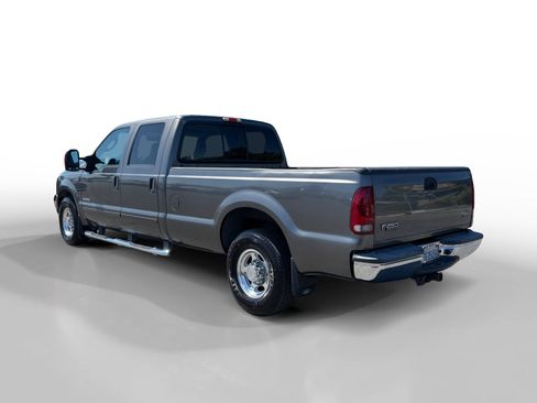 Used 2003 Ford F250 Lariat RWD image 3