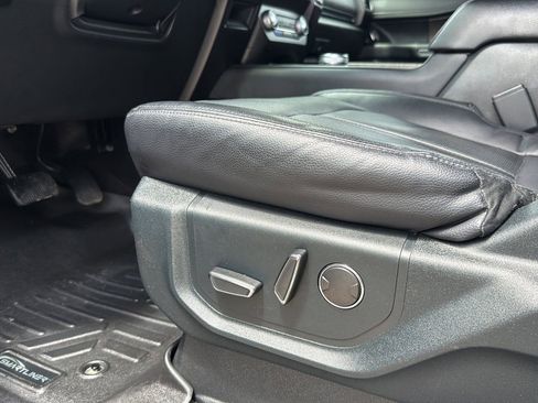 Used 2021 Ford Expedition Limited image 10