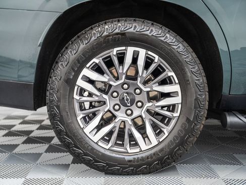 Used 2025 Chevrolet Tahoe Z71 w/ Z71 Off-Road Package AWD/4WD image 17