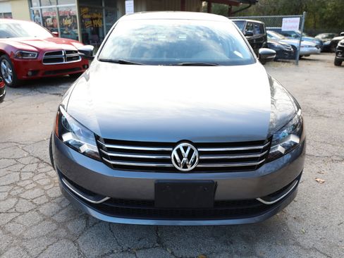 Used 2014 Volkswagen Passat 1.8T SE image 3
