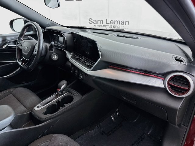 Used 2024 Chevrolet Trax RS w/ Driver Confidence Package FWD image 28