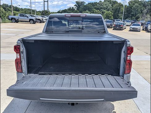 Used 2024 Chevrolet Silverado 1500 LT AWD/4WD image 14