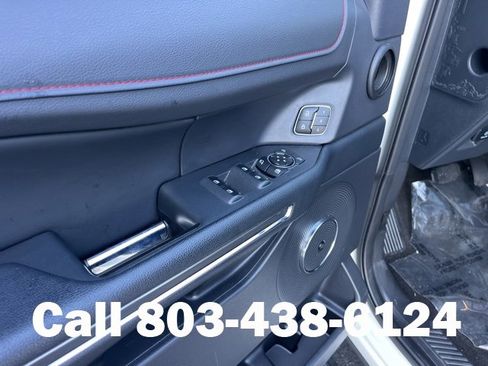 Used 2023 Ford Expedition Limited image 8