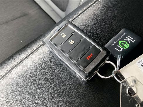 Used 2023 Jeep Grand Cherokee L Laredo image 10