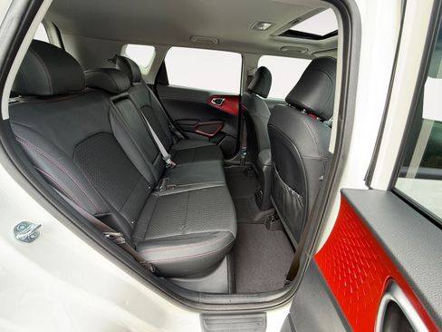 Used 2025 Kia Soul GT-Line FWD image 23