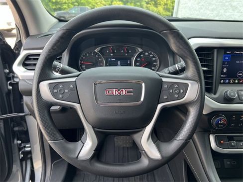 Used 2023 GMC Acadia SLE w/ Driver Convenience Package image 11