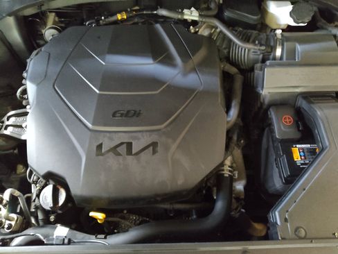 Used 2022 Kia Telluride SX w/ Towing Package FWD image 30