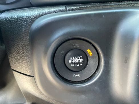 Used 2021 Jeep Wrangler Unlimited Sahara AWD/4WD image 17