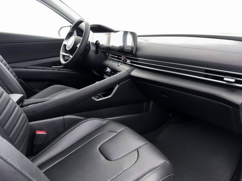 New 2026 Hyundai Elantra Limited image 15