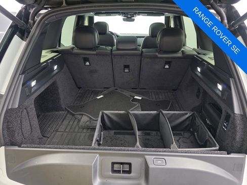 Used 2025 Land Rover Range Rover SE AWD/4WD image 16