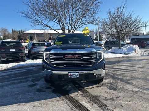 Used 2023 GMC Sierra 1500 SLT w/ SLT Premium Package image 10