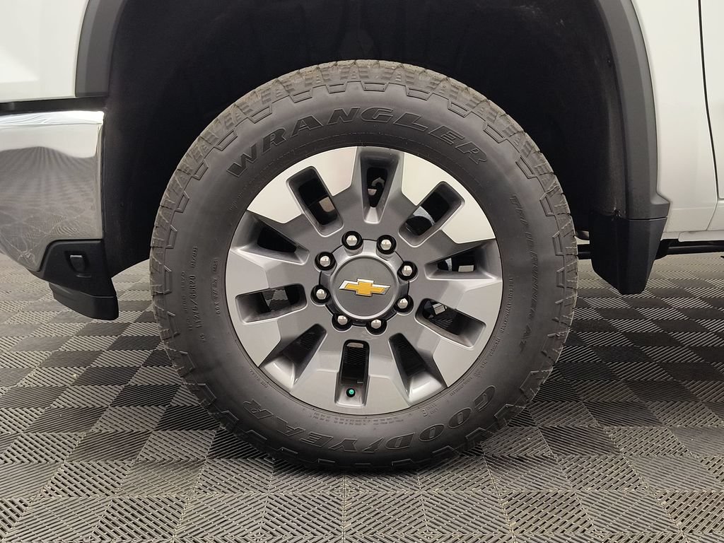 Used 2026 Chevrolet Silverado 3500 LT AWD/4WD image 11
