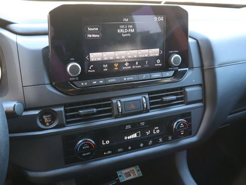 Used 2025 Nissan Pathfinder S FWD image 7
