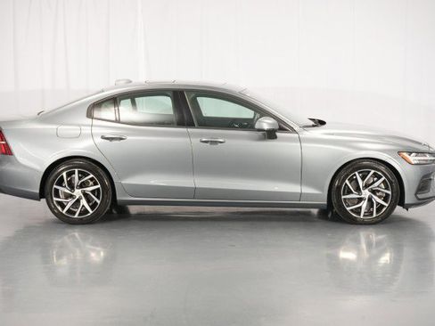 Used 2019 Volvo S60 T6 Momentum AWD/4WD image 9