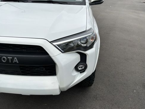 Used 2022 Toyota 4Runner SR5 Premium AWD/4WD image 6