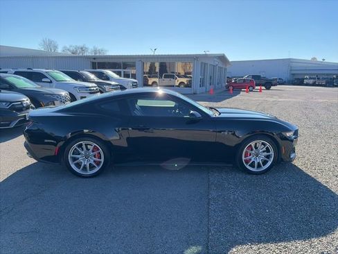 Used 2024 Ford Mustang GT Premium image 7
