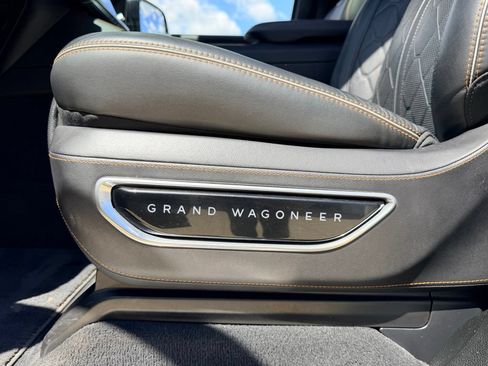 Used 2022 Jeep Grand Wagoneer Series III w/ Rear Seat Video Group 1 AWD/4WD image 10