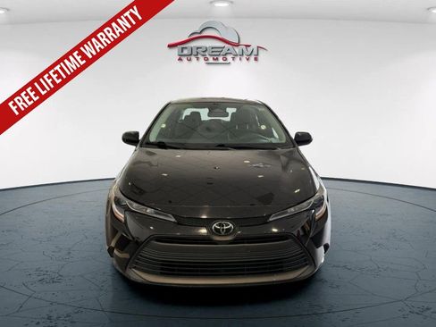 Used 2023 Toyota Corolla LE FWD image 3