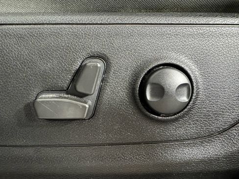 Used 2022 RAM 1500 Big Horn AWD/4WD image 32