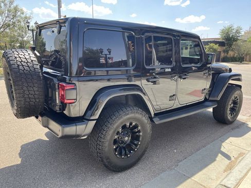 Used 2019 Jeep Wrangler Unlimited Sahara AWD/4WD image 9