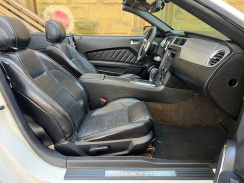 Used 2013 Ford Mustang Premium image 20