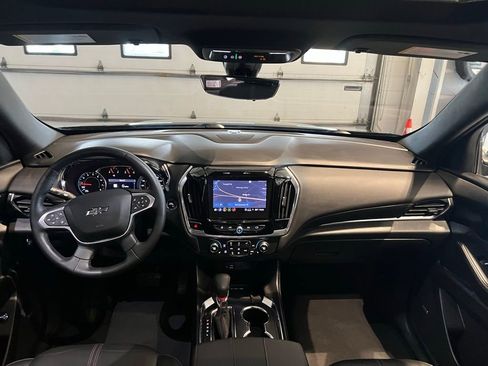 Used 2023 Chevrolet Traverse RS AWD/4WD image 18