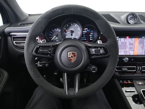 Used 2026 Porsche Macan GTS image 36