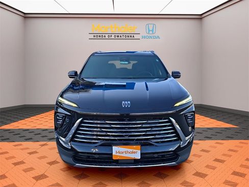 Used 2025 Buick Enclave Preferred image 8