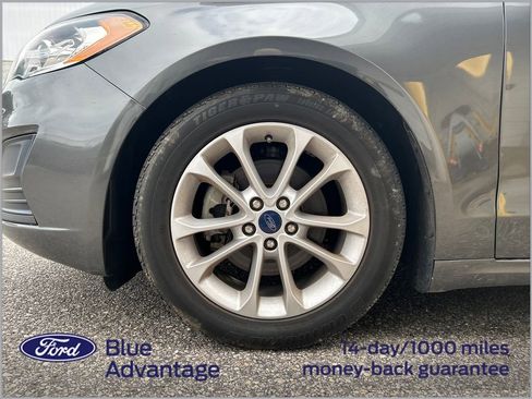 Used 2019 Ford Fusion SE FWD image 3