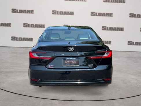 Used 2025 Toyota Camry XLE FWD image 4